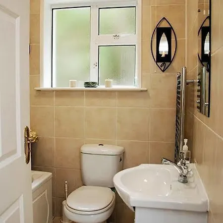 Brook Lane Отель 4*