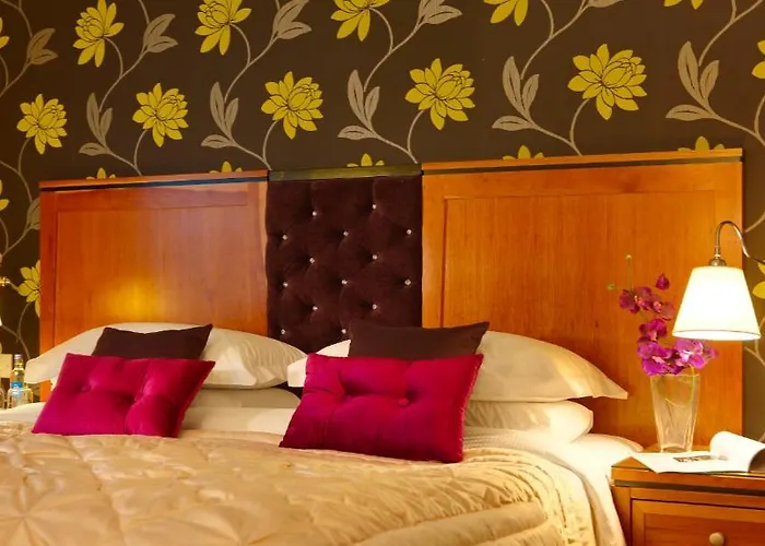 Отель Brook Lane 4*