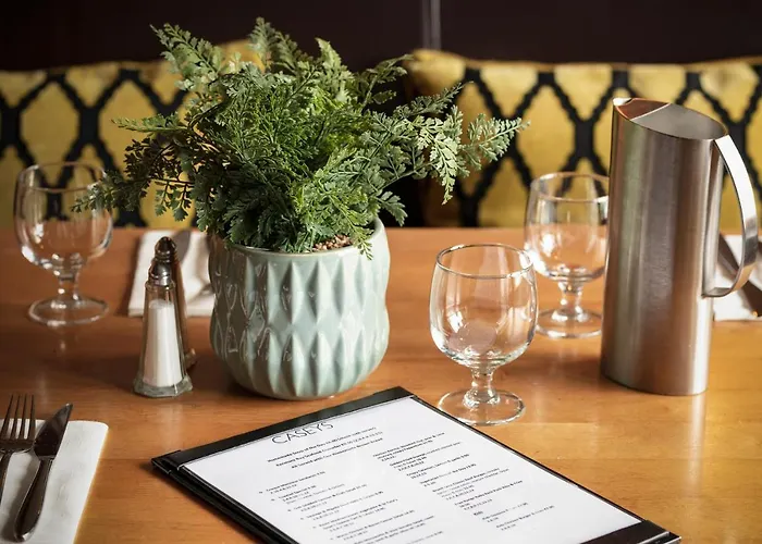 Отель Brook Lane Кенмар