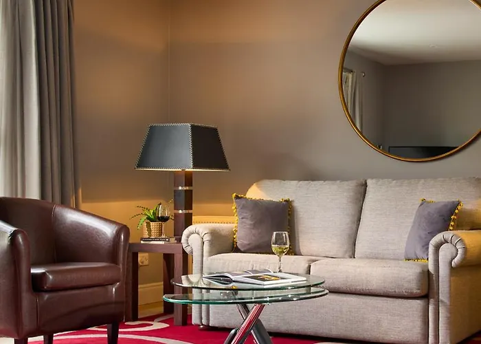 Отель Brook Lane