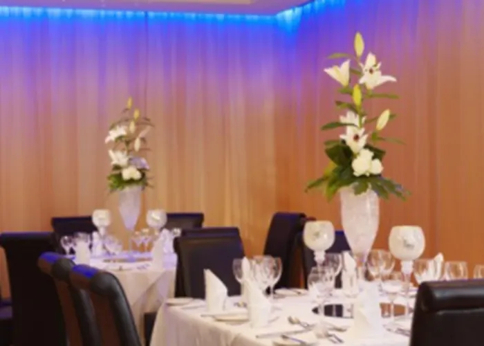 Отель Brook Lane Кенмар